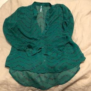 Women’s button-up Blouse